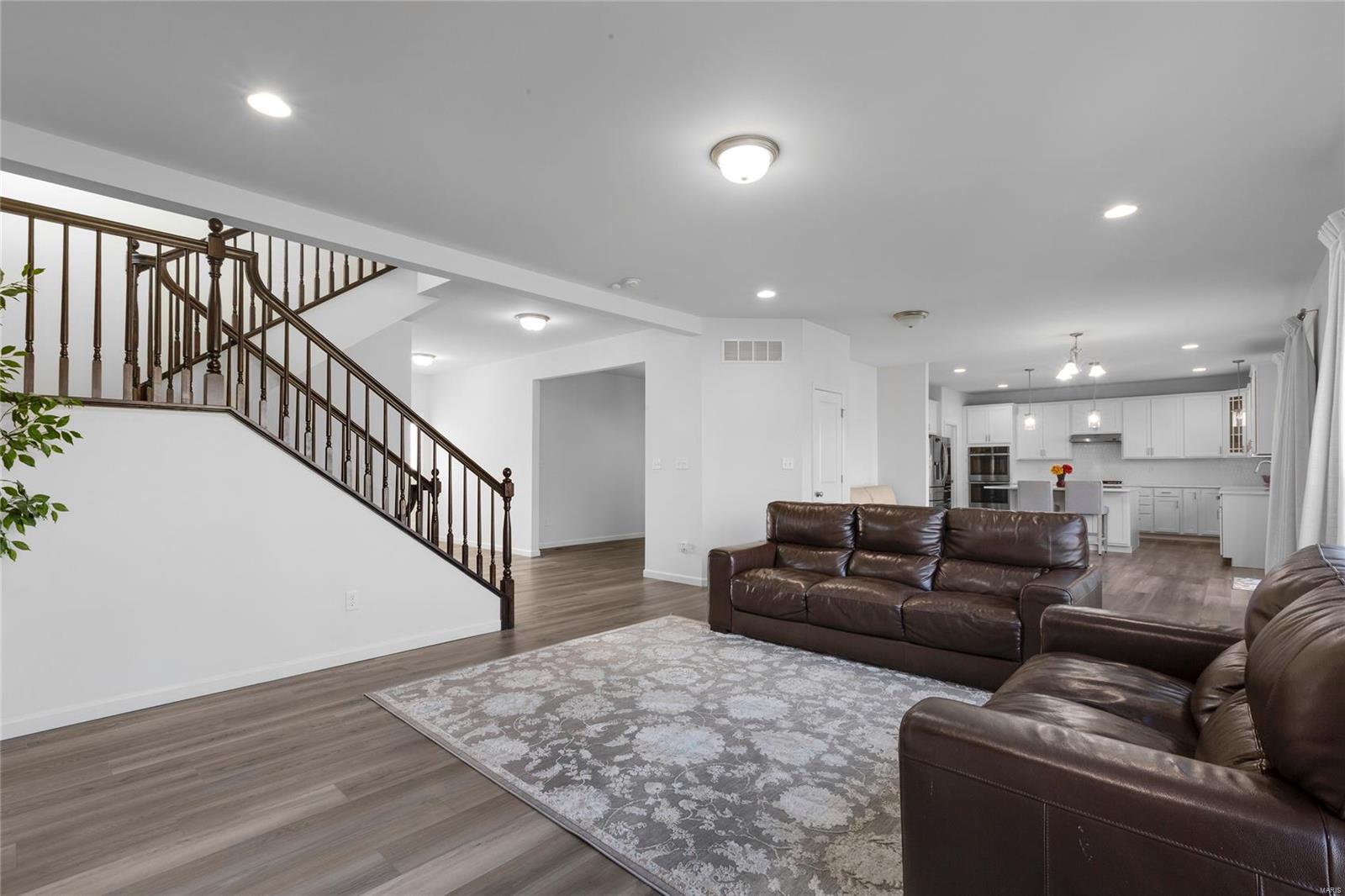 243 Arbors At Bridle Path Ballwin, MO 63021 - Photo 8 of 37