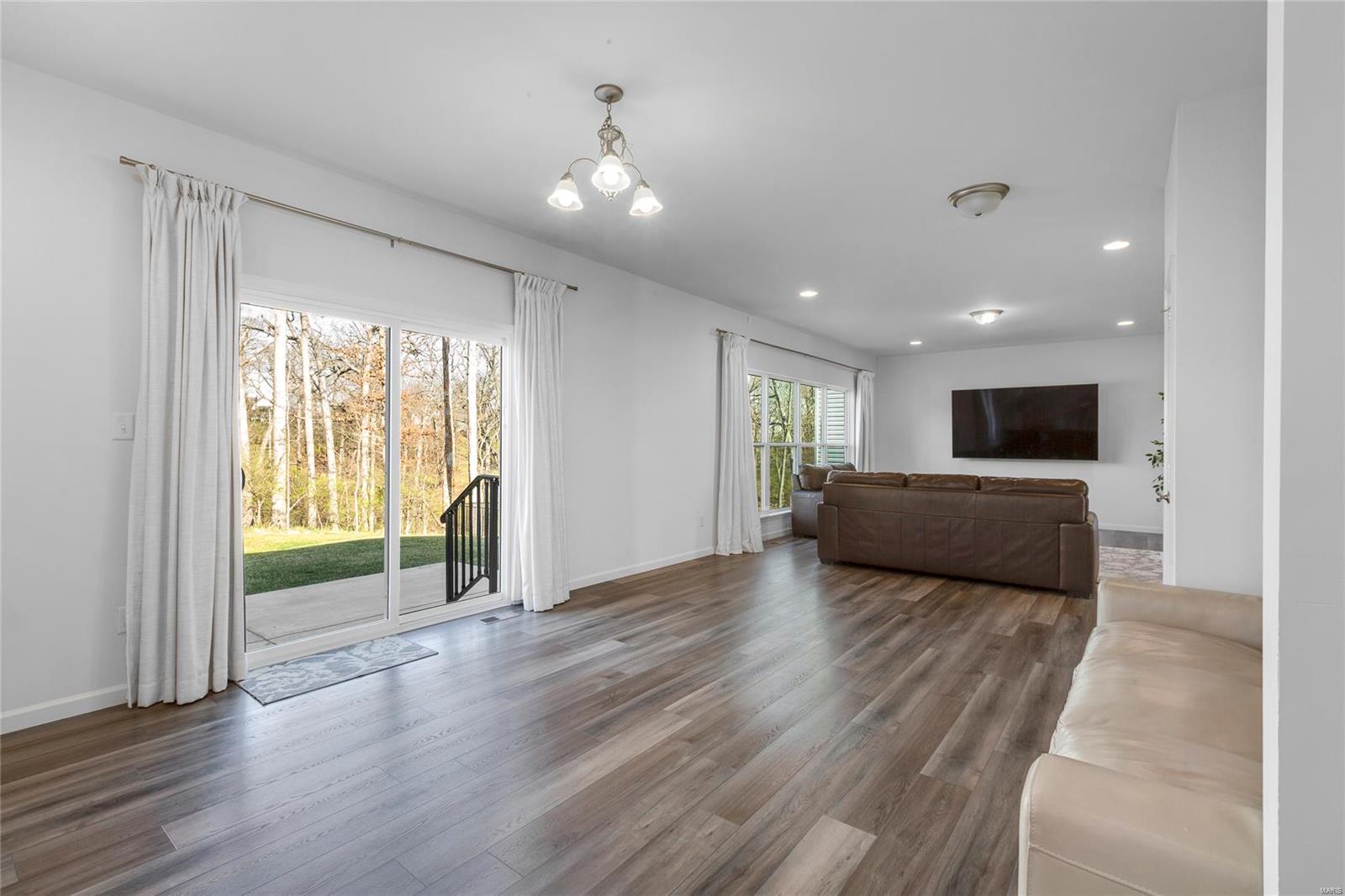 243 Arbors At Bridle Path Ballwin, MO 63021 - Photo 10 of 37