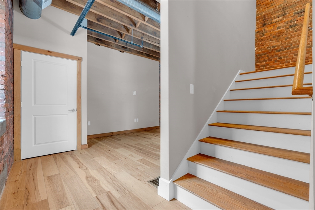 58 13th Street, Unit T105 Boston, MA 02129 - Photo 7 of 15 a view of entryway