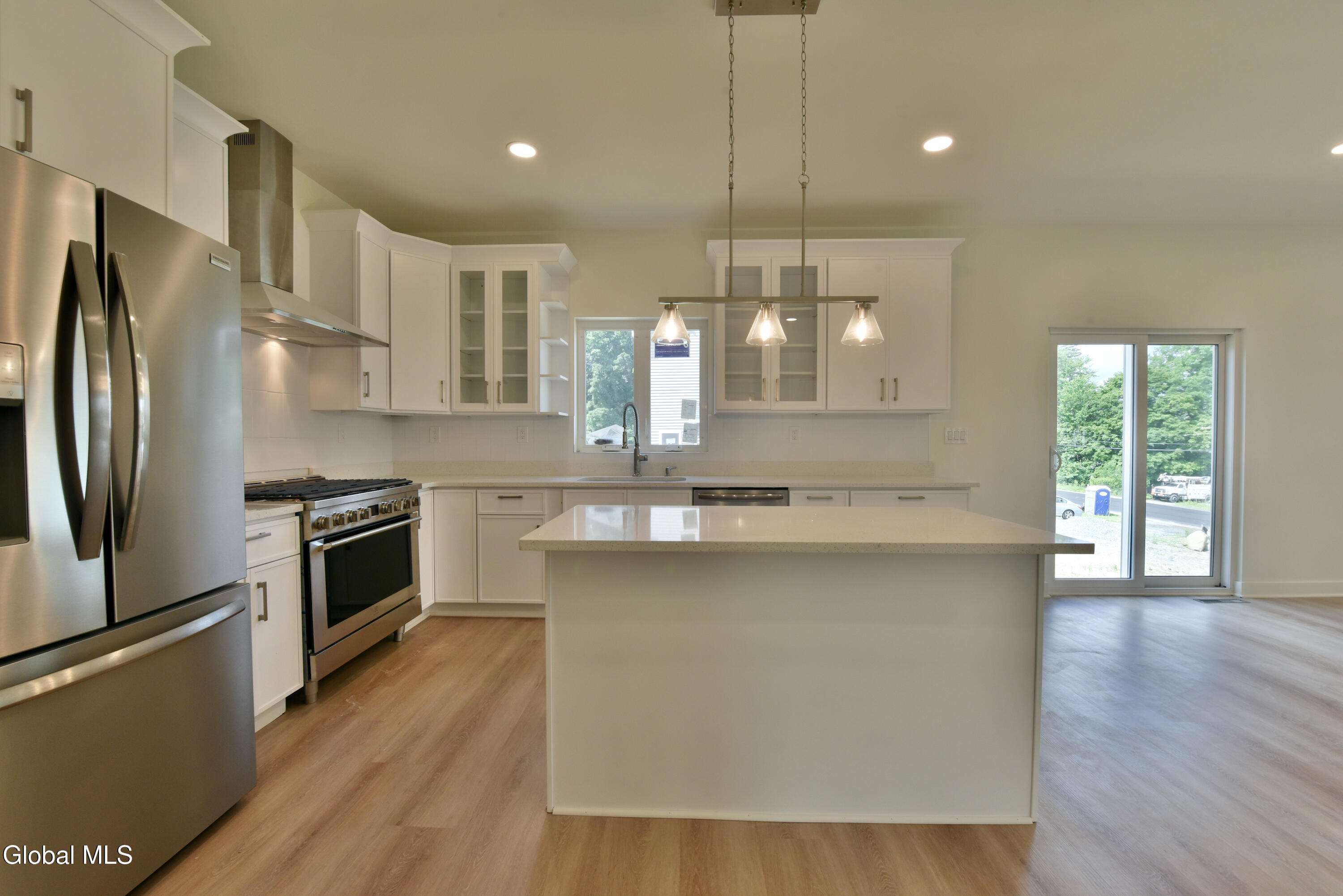 802 South Ravine Road Niskayuna, NY 12309 - Photo 16 of 60 20