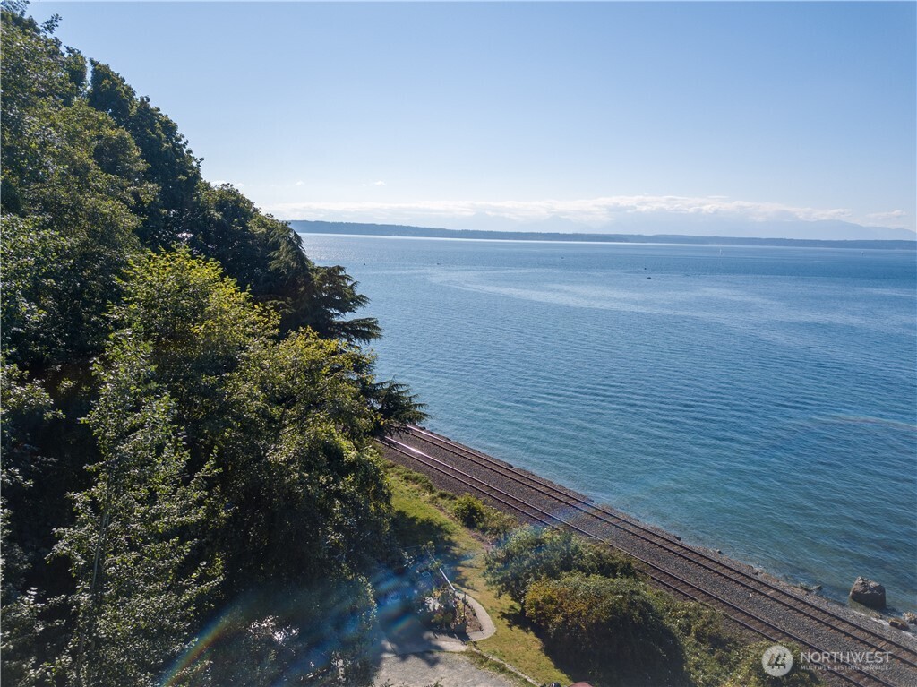 32-xx Northwest Esplanade Seattle, WA 98117 - Photo 10 of 28 a view of an ocean