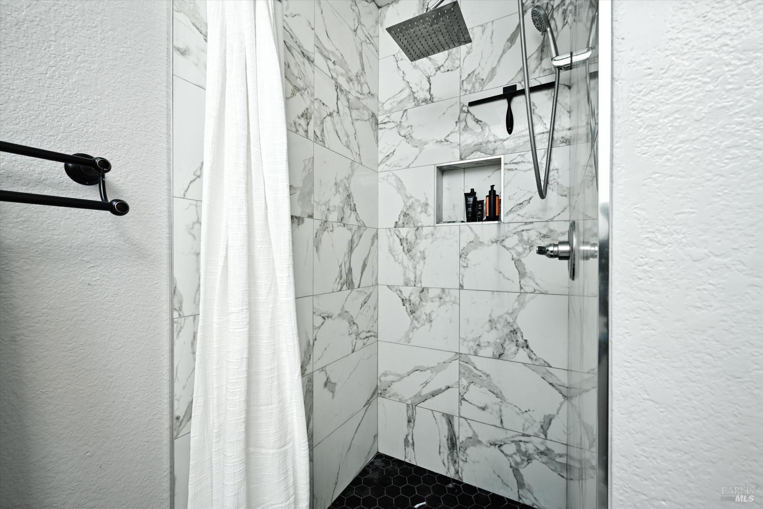 27 Fredrick Drive Rohnert Park, CA 94928 - Photo 13 of 26 a bathroom with a shower