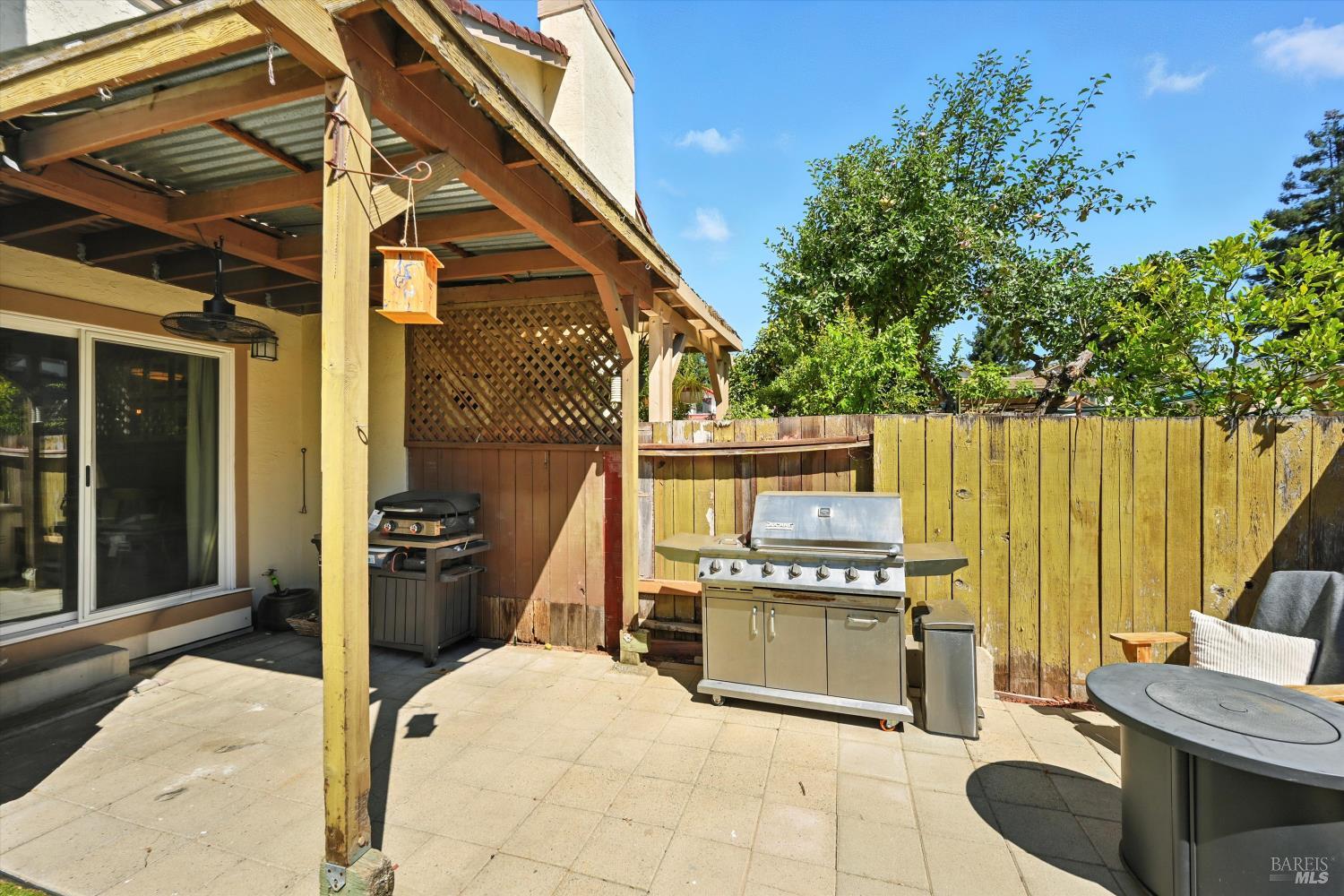 27 Fredrick Drive Rohnert Park, CA 94928 - Photo 23 of 26 a view of a patio with table and chairs