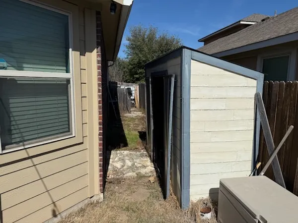 $385,000 | 351 Wincliff Drive, Buda, TX 78610