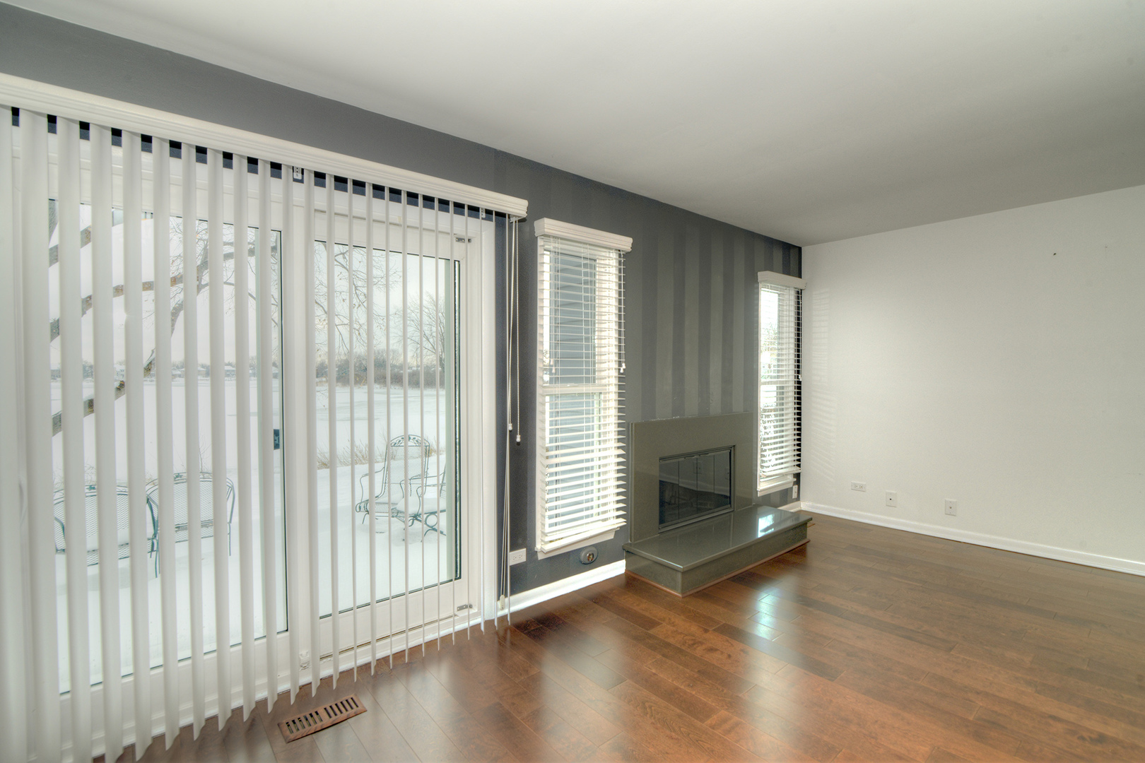 1080 Ridgefield Circle Carol Stream, IL 60188 - Photo 14 of 30