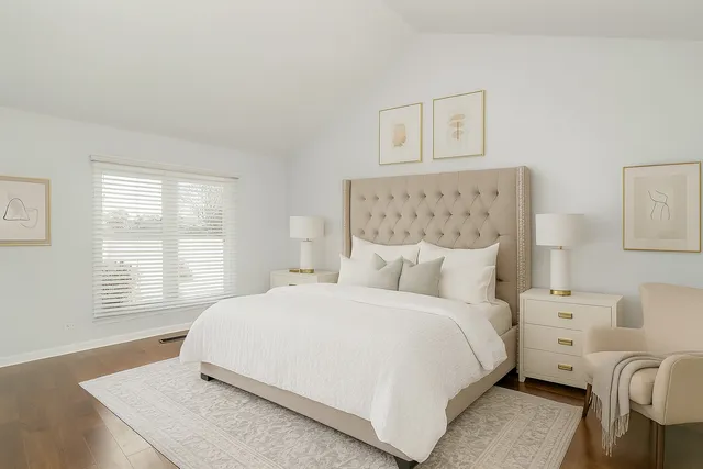 $334,900 | 1080 Ridgefield Circle, Carol Stream, IL 60188