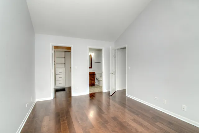 $334,900 | 1080 Ridgefield Circle, Carol Stream, IL 60188