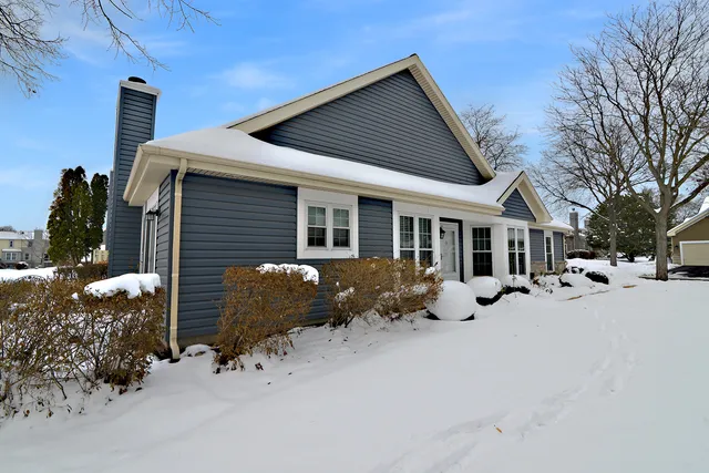 $334,900 | 1080 Ridgefield Circle, Carol Stream, IL 60188