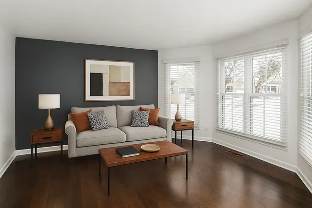 $334,900 | 1080 Ridgefield Circle, Carol Stream, IL 60188