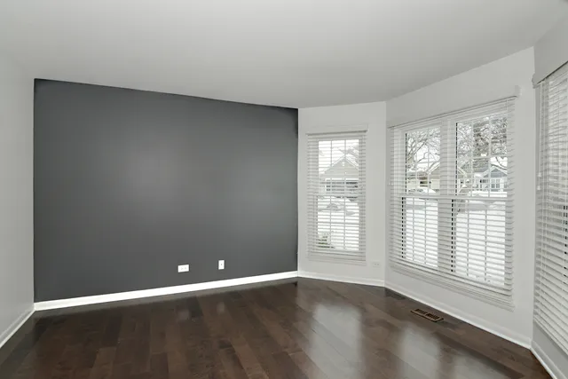 $334,900 | 1080 Ridgefield Circle, Carol Stream, IL 60188