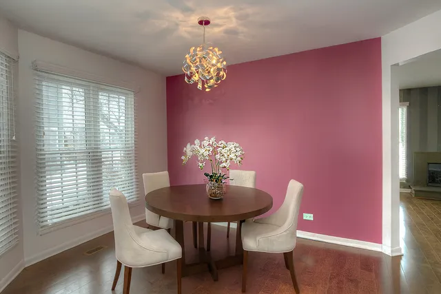 $334,900 | 1080 Ridgefield Circle, Carol Stream, IL 60188