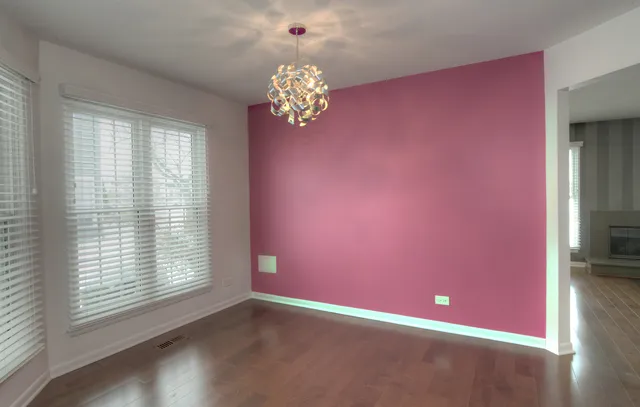 $334,900 | 1080 Ridgefield Circle, Carol Stream, IL 60188