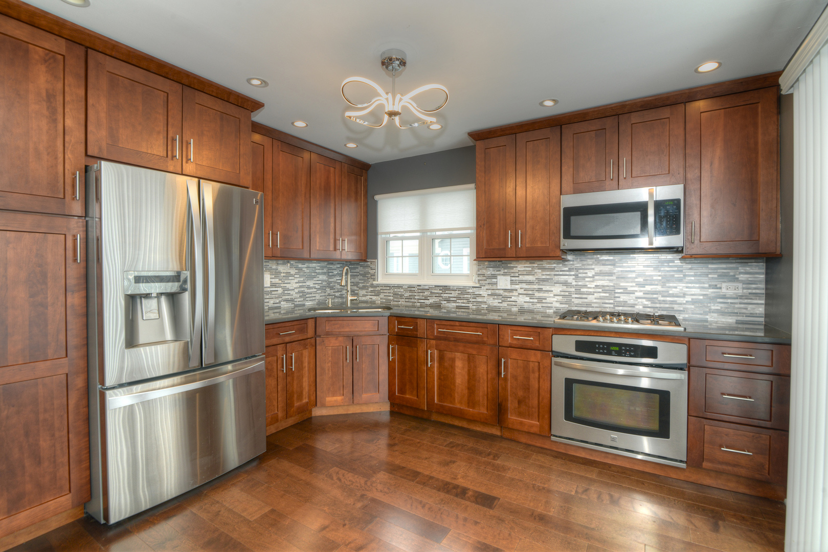 1080 Ridgefield Circle Carol Stream, IL 60188 - Photo 10 of 30