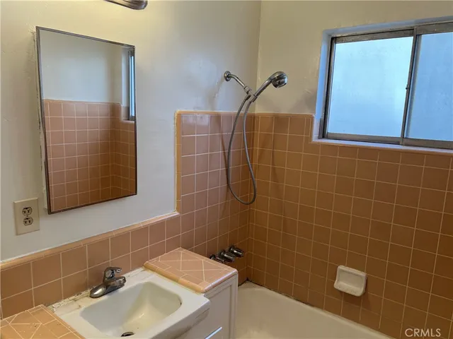 $1,995,000 | 824 Redondo Avenue, Long Beach, CA 90804