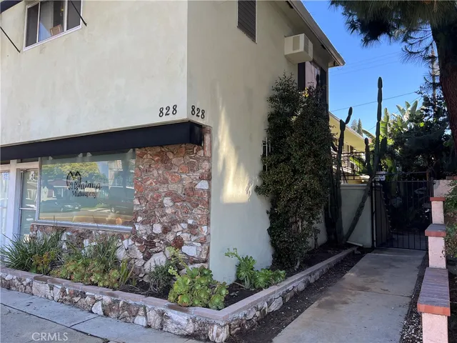 $1,995,000 | 824 Redondo Avenue, Long Beach, CA 90804