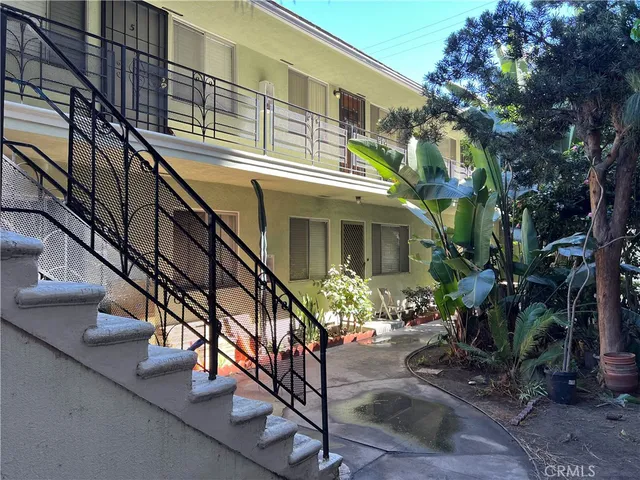 $1,995,000 | 824 Redondo Avenue, Long Beach, CA 90804