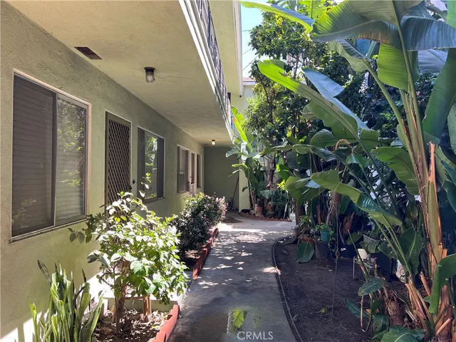 $1,995,000 | 824 Redondo Avenue, Long Beach, CA 90804