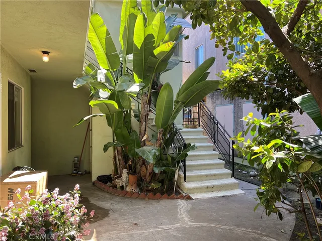 $1,995,000 | 824 Redondo Avenue, Long Beach, CA 90804
