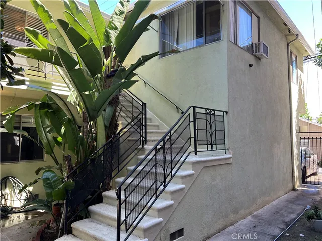 $1,995,000 | 824 Redondo Avenue, Long Beach, CA 90804