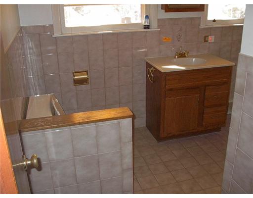 267 Highland Road Tiverton, RI 02878 - Photo 6 of 11 Bathroom.