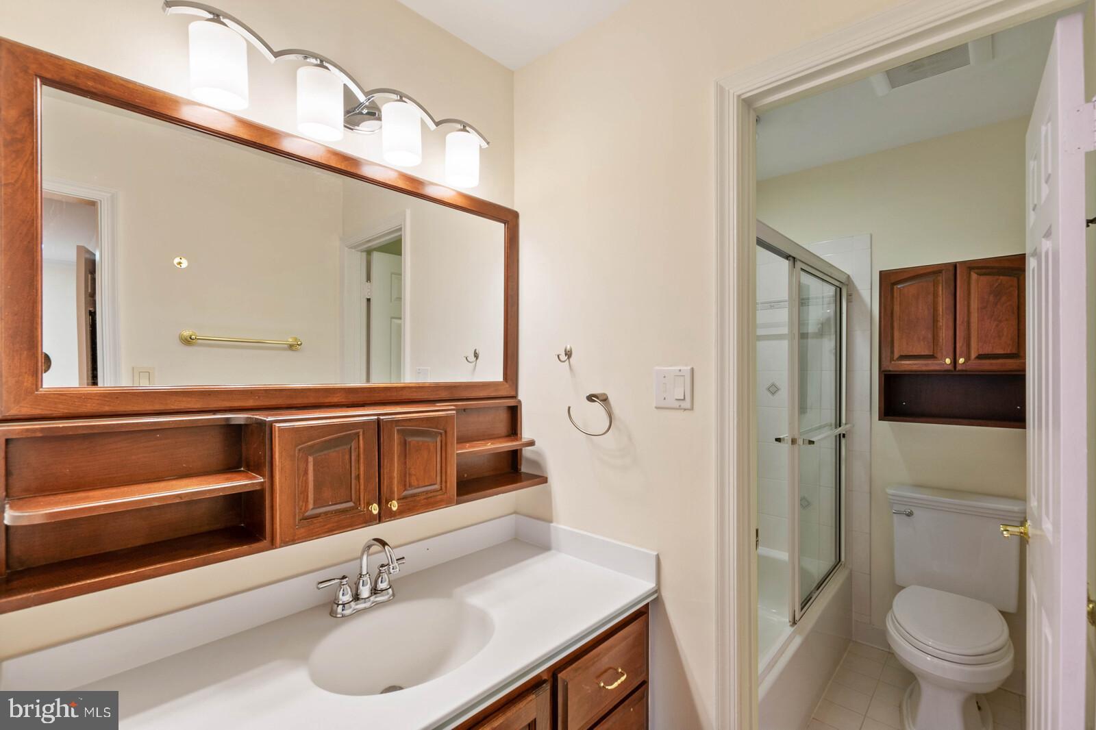8526 Raglan Road Vienna, VA 22182 - Photo 22 of 43 Gallery Image 22