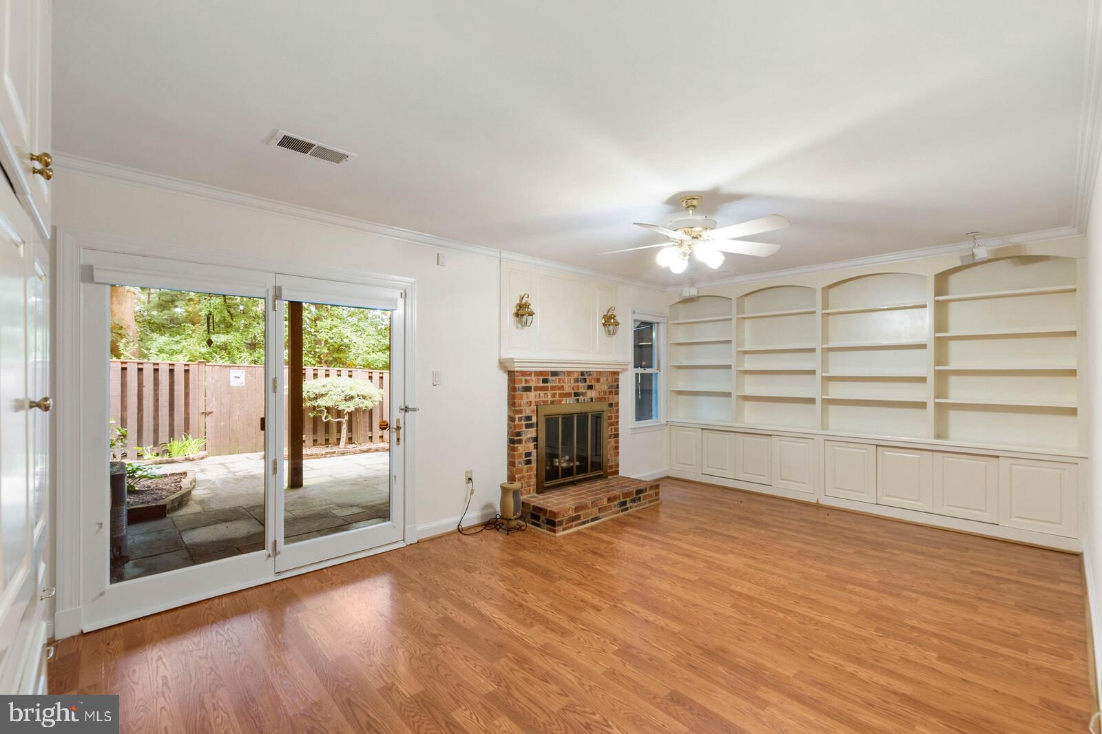 8526 Raglan Road Vienna, VA 22182 - Photo 32 of 43 Gallery Image 32