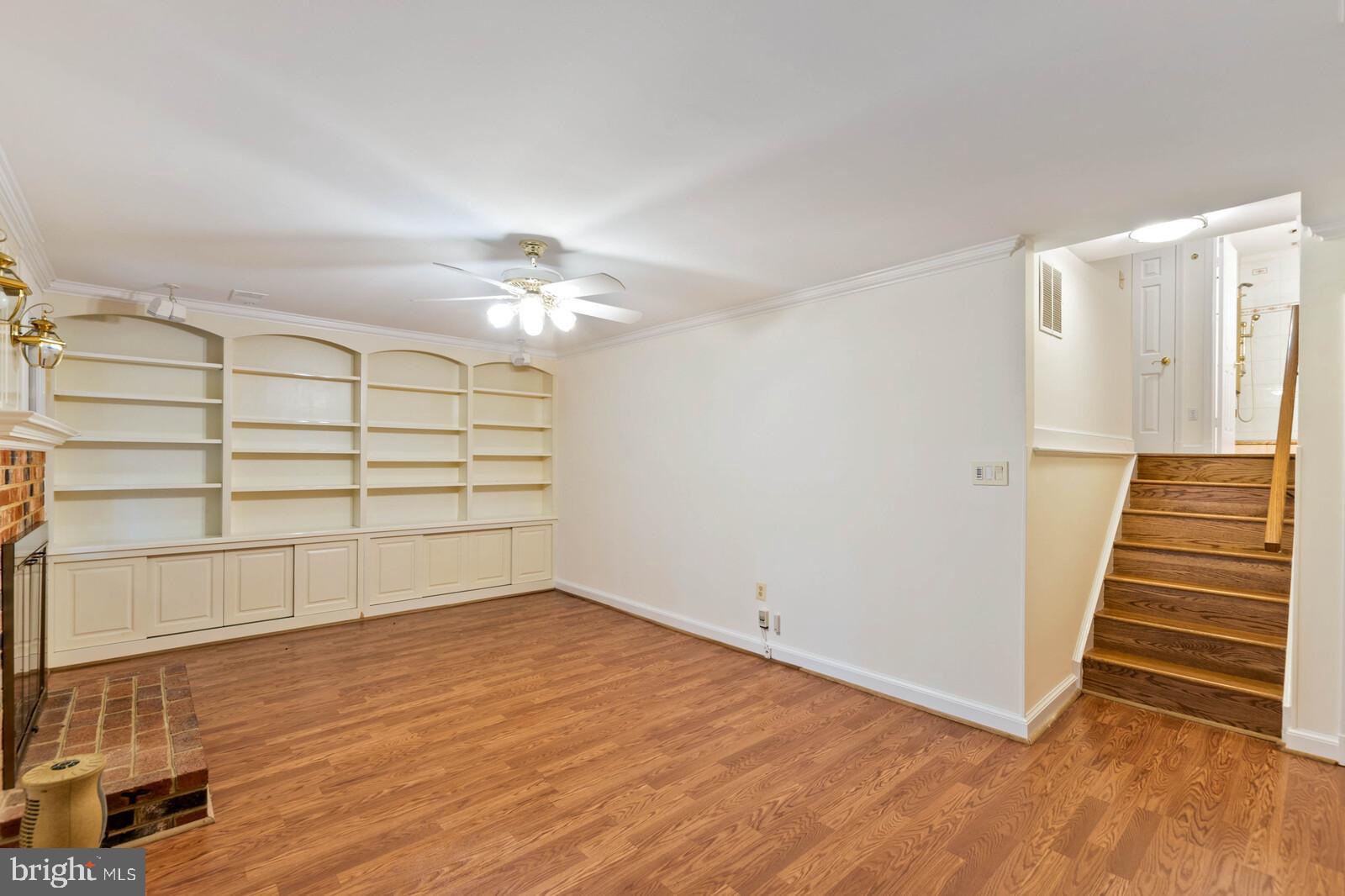 8526 Raglan Road Vienna, VA 22182 - Photo 33 of 43 Gallery Image 33