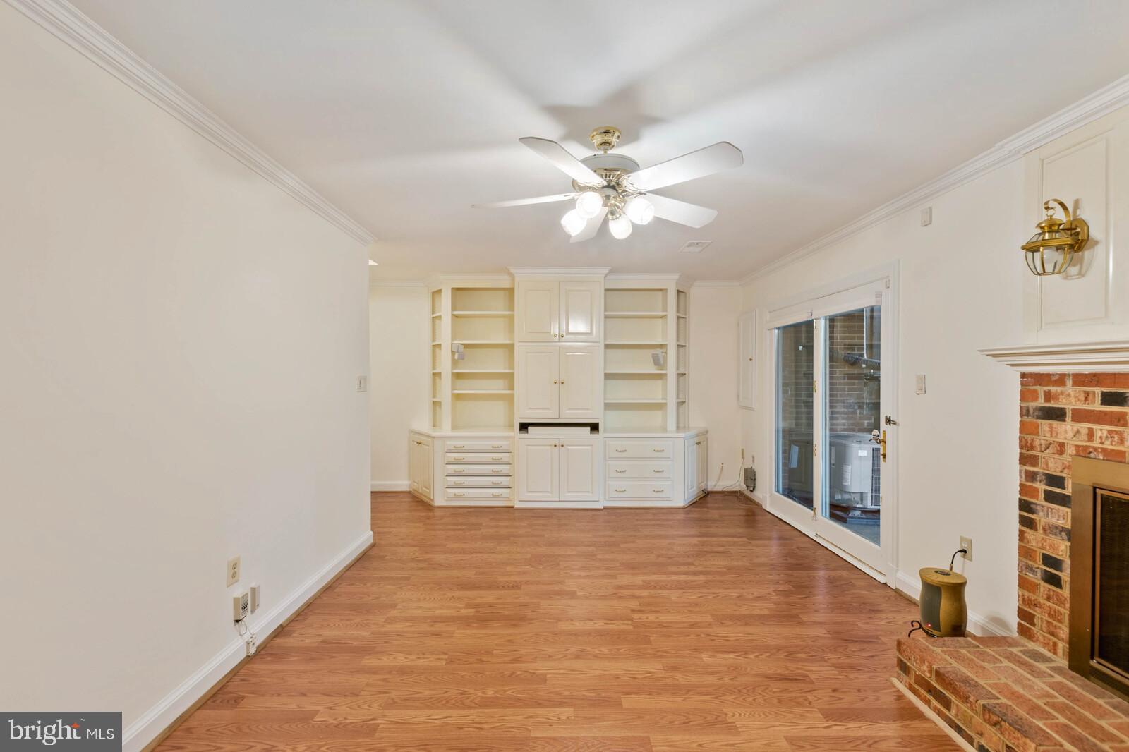 8526 Raglan Road Vienna, VA 22182 - Photo 34 of 43 Gallery Image 34