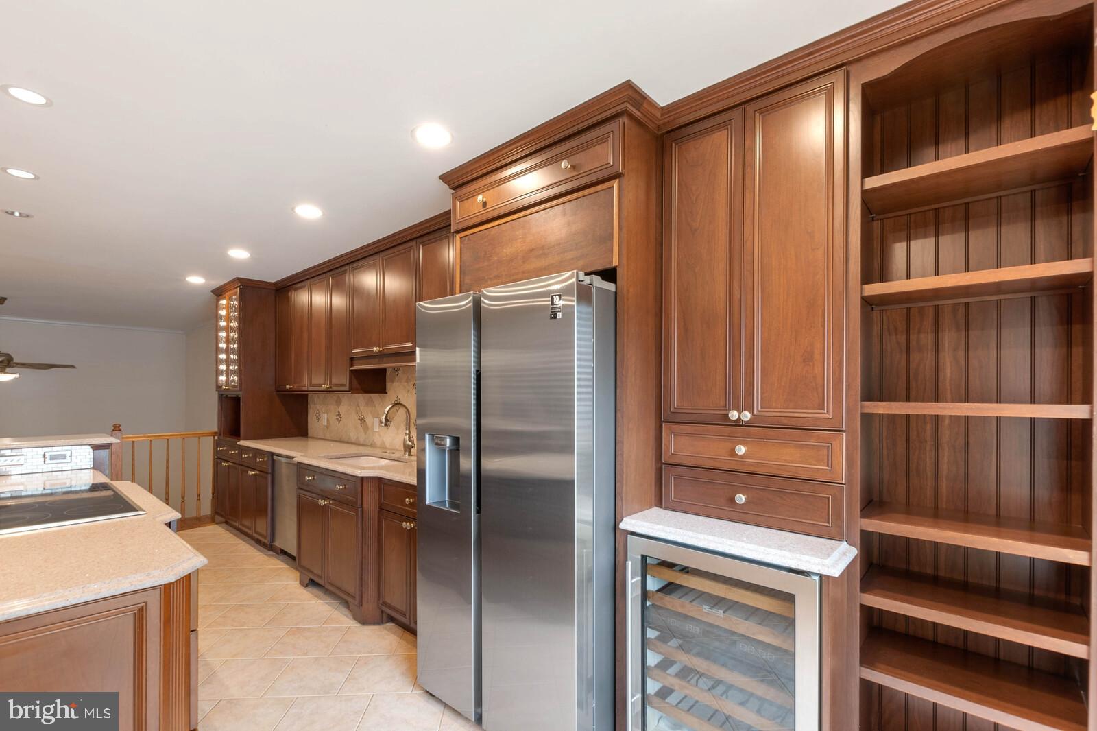 8526 Raglan Road Vienna, VA 22182 - Photo 10 of 43 Gallery Image 10