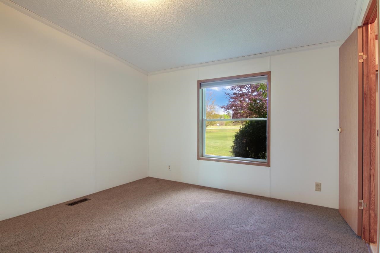 5446 Quarterline Road Kewadin, MI 49648 - Photo 14 of 31 1900009-13.JPG