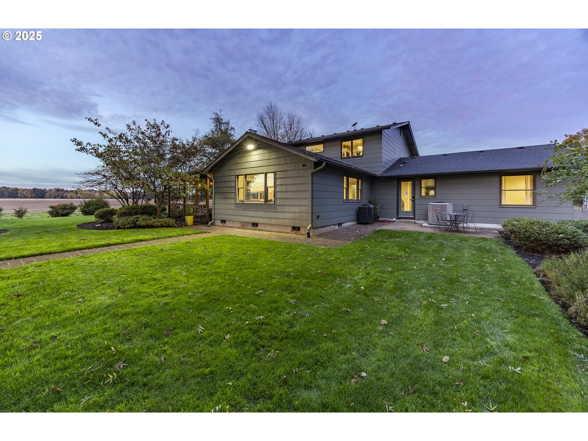 27565 Cox Butte Road Junction City, OR 97448 - Photo 5 of 48 Gallery Image 5