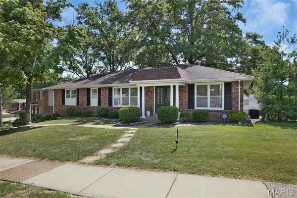 $3,000 | 3216 Yorkchester Drive, St. Louis, MO 63129