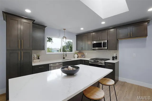 $2,850 | 3216 Yorkchester Drive, St. Louis, MO 63129