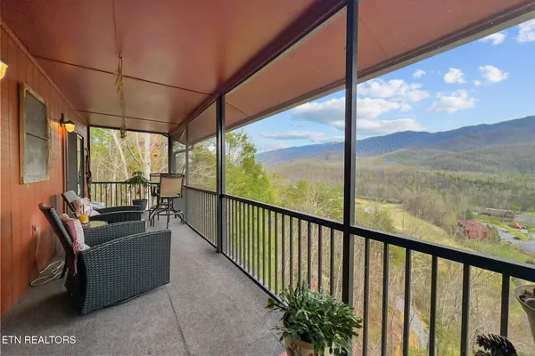 $319,900 | 429 Deer Path Lane, Unit 106, Gatlinburg, TN 37738