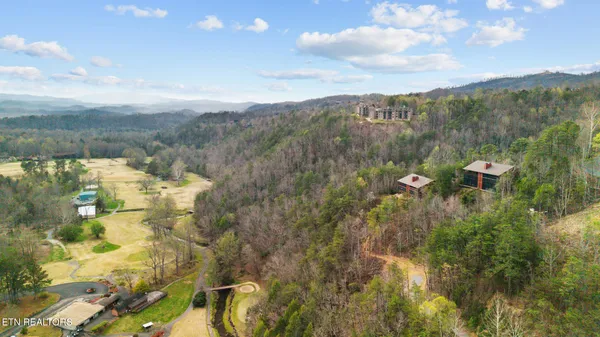 $319,900 | 429 Deer Path Lane, Unit 106, Gatlinburg, TN 37738