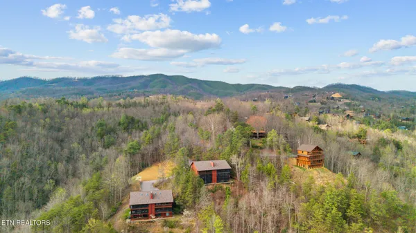 $319,900 | 429 Deer Path Lane, Unit 106, Gatlinburg, TN 37738
