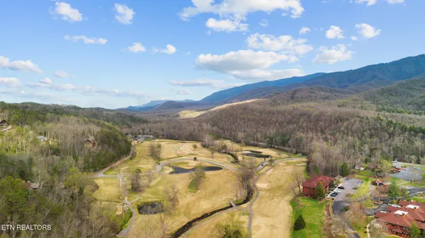 $319,900 | 429 Deer Path Lane, Unit 106, Gatlinburg, TN 37738