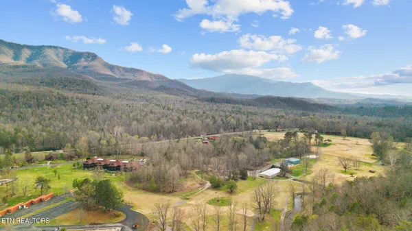 $319,900 | 429 Deer Path Lane, Unit 106, Gatlinburg, TN 37738
