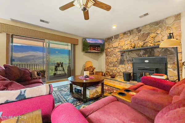 $319,900 | 429 Deer Path Lane, Unit 106, Gatlinburg, TN 37738
