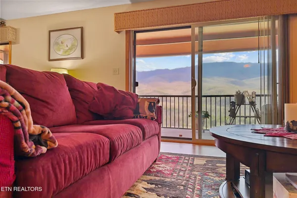 $319,900 | 429 Deer Path Lane, Unit 106, Gatlinburg, TN 37738