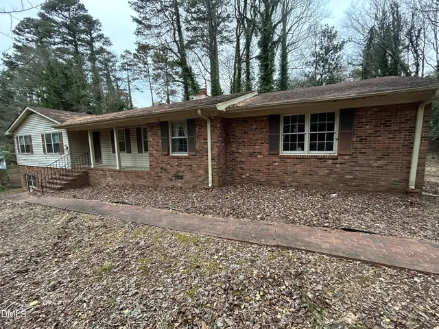 $240,000 | 2912 Oxford Road, Henderson, NC 27536