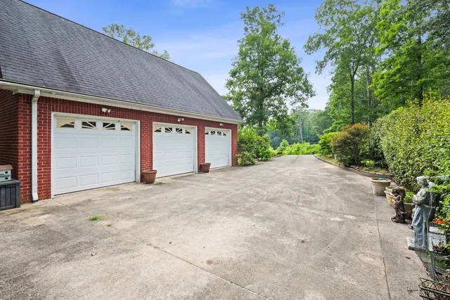 $525,000 | 104 Executive Drive, Jasper, TN 37347