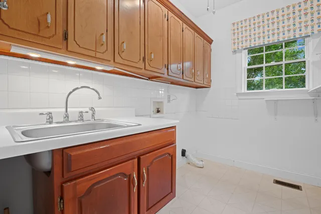 $525,000 | 104 Executive Drive, Jasper, TN 37347