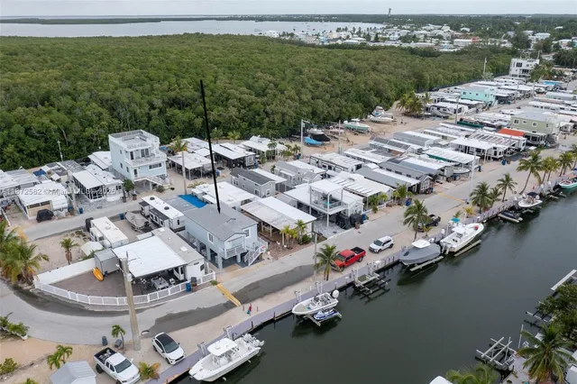 $4,000 | 325 Calusa Street, Unit 320, Key Largo, FL 33037