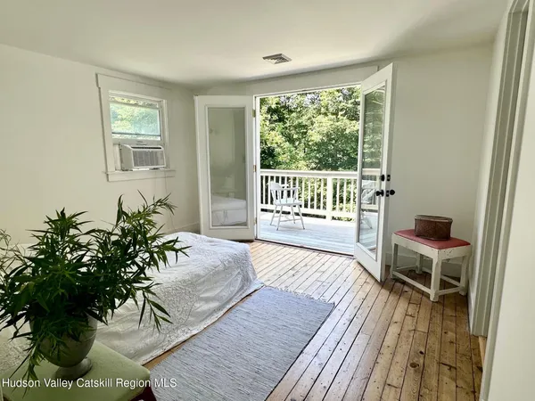 $3,150 | 5153 Highway 9G, Germantown, NY 12526