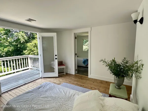 $3,150 | 5153 Highway 9G, Germantown, NY 12526