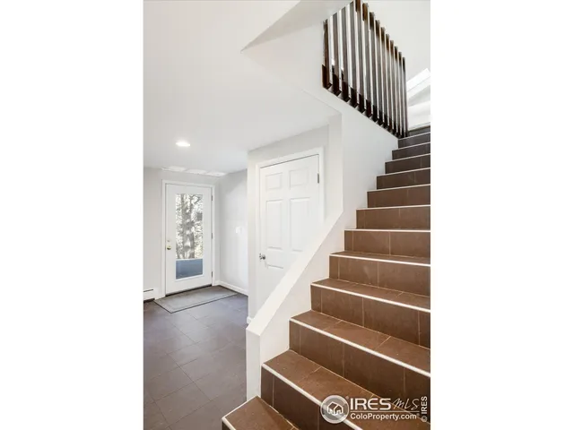 a view of entryway and hall