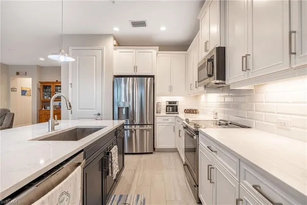 $3,500 | 2555 Seychelles Drive, Unit 406, Naples, FL 34112