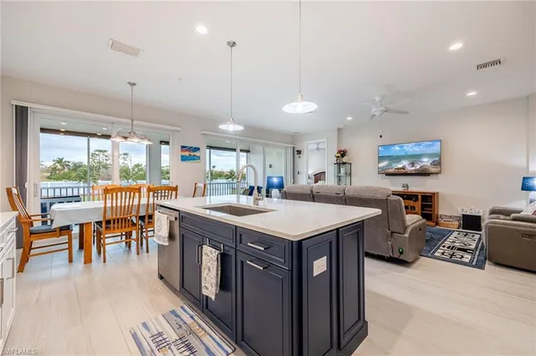 $3,500 | 2555 Seychelles Drive, Unit 406, Naples, FL 34112