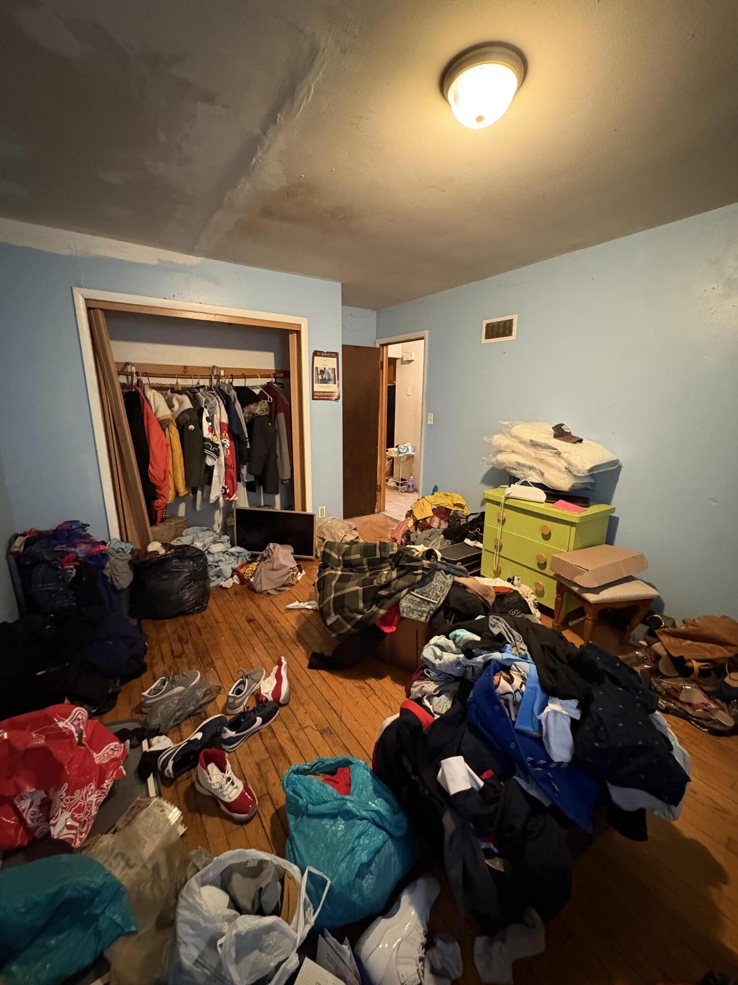 2048 North 35th Street Milwaukee, WI 53208 - Photo 13 of 16 IMG_6752